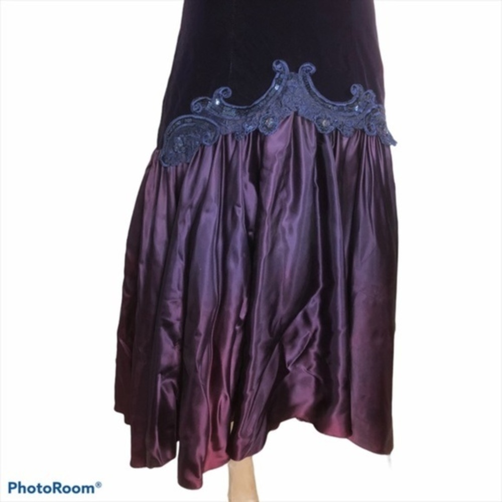 𝅺Karen Lukas vintage dress in rich velour - Picture 3 of 16